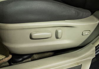 Подержанный автомобиль Toyota Camry Sedan 2006 года (17 фото)