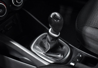 Подержанный автомобиль Kia Rio Sedan 2012 года (11 фото)