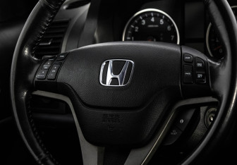 Подержанный автомобиль Honda CR-V 2011 года (12 фото)