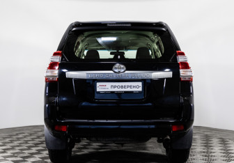 Подержанный автомобиль Toyota Land Cruiser Prado 2015 года (6 фото)