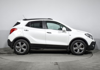 Подержанный автомобиль Opel Mokka 2012 года (4 фото)