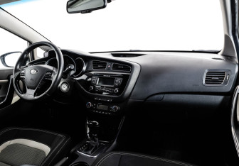 Подержанный автомобиль Kia Ceed Hatchback 2014 года (9 фото)