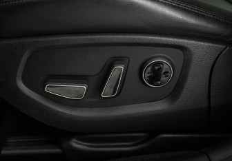 Подержанный автомобиль Genesis G80 2019 года (17 фото)