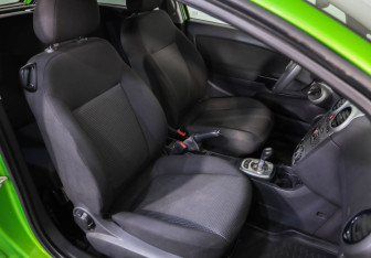 Подержанный автомобиль Opel Corsa 2011 года (21 фото)