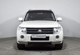 Подержанный автомобиль Mitsubishi Pajero 2007 года (2 фото)