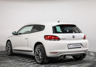 Подержанный автомобиль Volkswagen Scirocco 2011 года (7 фото)