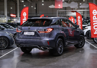 Подержанный автомобиль Lexus RX 2019 года (6 фото)