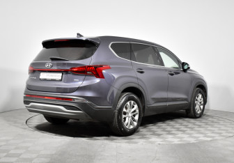 Подержанный автомобиль Hyundai Santa Fe 2021 года (5 фото)