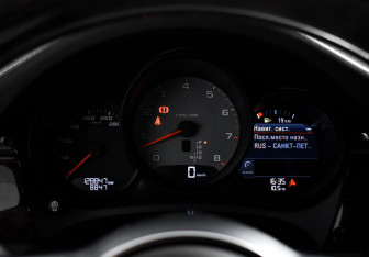 Подержанный автомобиль Porsche Macan 2015 года (21 фото)