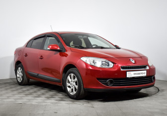 Подержанный автомобиль Renault Fluence 2011 года (3 фото)