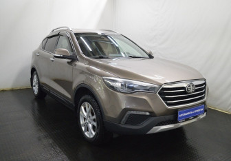 Подержанный автомобиль FAW Besturn X80 2019 года (3 фото)