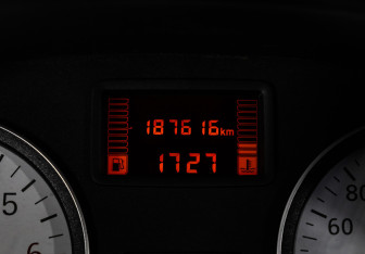 Подержанный автомобиль Renault Sandero 2011 года (14 фото)