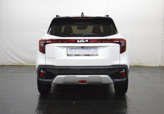 Подержанный автомобиль Kia Seltos 2025 года (6 фото)