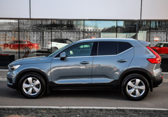 Подержанный автомобиль Volvo XC40 2019 года (8 фото)