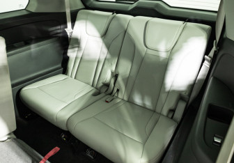 Подержанный автомобиль GAC GS8 2023 года (28 фото)