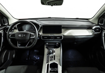 Подержанный автомобиль Geely Coolray 2023 года (13 фото)