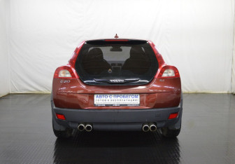 Подержанный автомобиль Volvo C30 2007 года (6 фото)