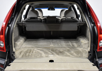 Подержанный автомобиль Volvo XC90 2003 года (20 фото)