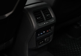Подержанный автомобиль Volkswagen Tiguan 2018 года (22 фото)