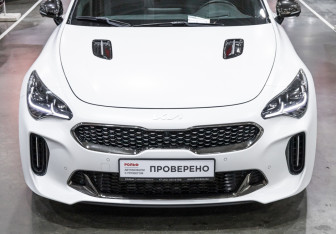 Подержанный автомобиль Kia Stinger 2023 года (4 фото)