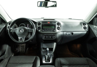 Подержанный автомобиль Volkswagen Tiguan 2011 года (13 фото)