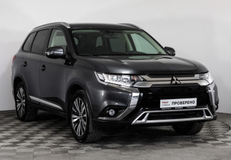 Подержанный автомобиль Mitsubishi Outlander 2021 года (3 фото)