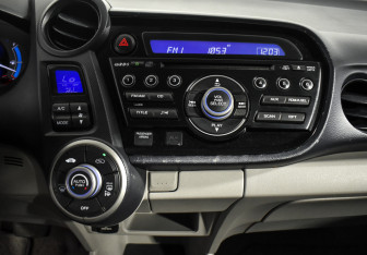 Подержанный автомобиль Honda Insight Hatchback 2009 года (16 фото)