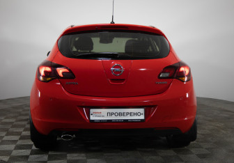 Подержанный автомобиль Opel Astra Hatchback 2012 года (6 фото)