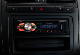 Подержанный автомобиль Volkswagen Polo Sedan 2012 года (13 фото)