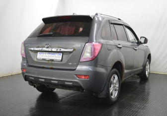 Подержанный автомобиль Lifan X60 2013 года (5 фото)