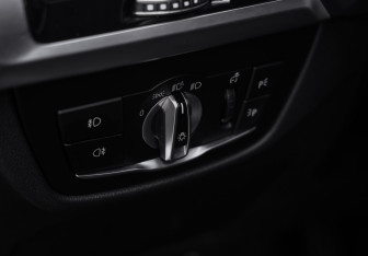 Подержанный автомобиль BMW X3 2020 года (25 фото)