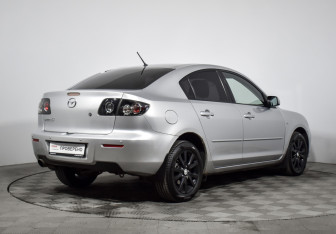 Подержанный автомобиль Mazda 3 Sedan 2007 года (5 фото)