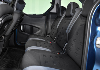 Подержанный автомобиль Citroen Berlingo 2012 года (10 фото)