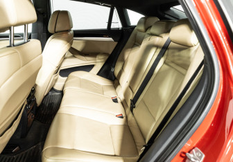 Подержанный автомобиль BMW X6 M 2011 года (10 фото)