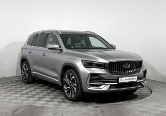 Подержанный автомобиль Geely Monjaro 2023 года (3 фото)