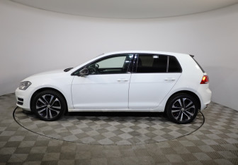 Подержанный автомобиль Volkswagen Golf Hatchback 2014 года (8 фото)