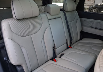 Подержанный автомобиль Hyundai Palisade 2023 года (16 фото)