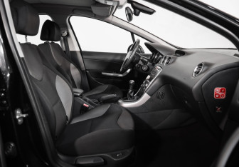 Подержанный автомобиль Peugeot 308 Hatchback 2008 года (17 фото)