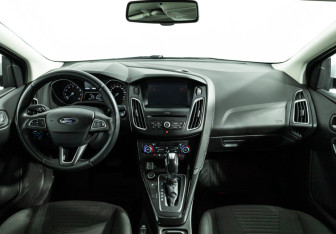 Подержанный автомобиль Ford Focus Wagon 2018 года (13 фото)