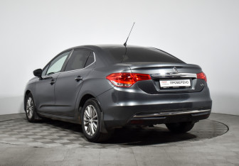 Подержанный автомобиль Citroen C4 Sedan 2013 года (7 фото)