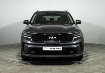 Подержанный автомобиль Kia Sorento 2021 года (2 фото)