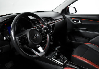 Подержанный автомобиль Kia Rio Sedan 2019 года (9 фото)