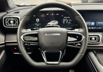 Подержанный автомобиль Jaecoo J8 2024 года (14 фото)