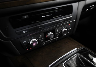 Подержанный автомобиль Audi A6 Sedan 2013 года (14 фото)