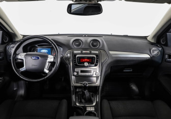 Подержанный автомобиль Ford Mondeo Sedan 2007 года (10 фото)