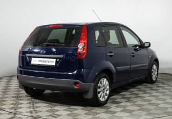 Подержанный автомобиль Ford Fiesta Hatchback 2008 года (5 фото)