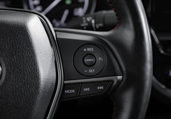 Подержанный автомобиль Toyota Camry Sedan 2021 года (12 фото)