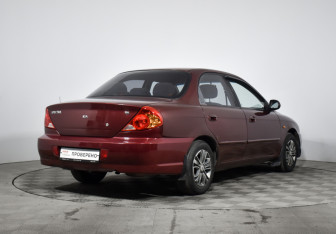Подержанный автомобиль Kia Spectra Sedan 2007 года (5 фото)