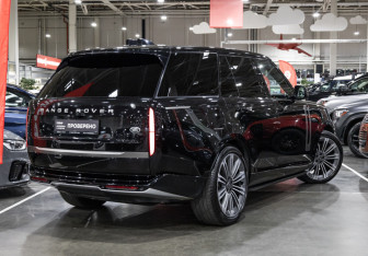 Подержанный автомобиль Land Rover Range Rover 2022 года (11 фото)