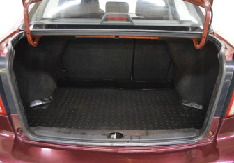 Подержанный автомобиль Suzuki SX4 Sedan 2007 года (15 фото)